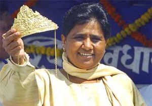 mayawati-with-giolden-crown